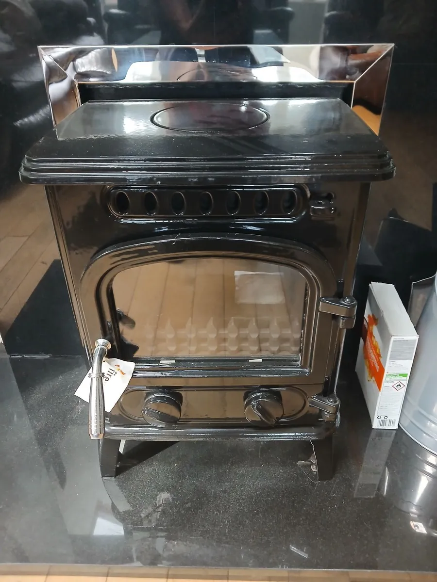 Black enamel Firewarm 4.6 kw solid fuel stove - Image 4