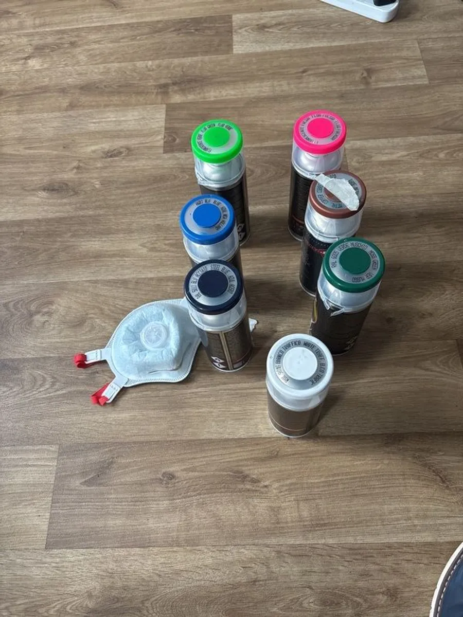 spray paint - Image 1