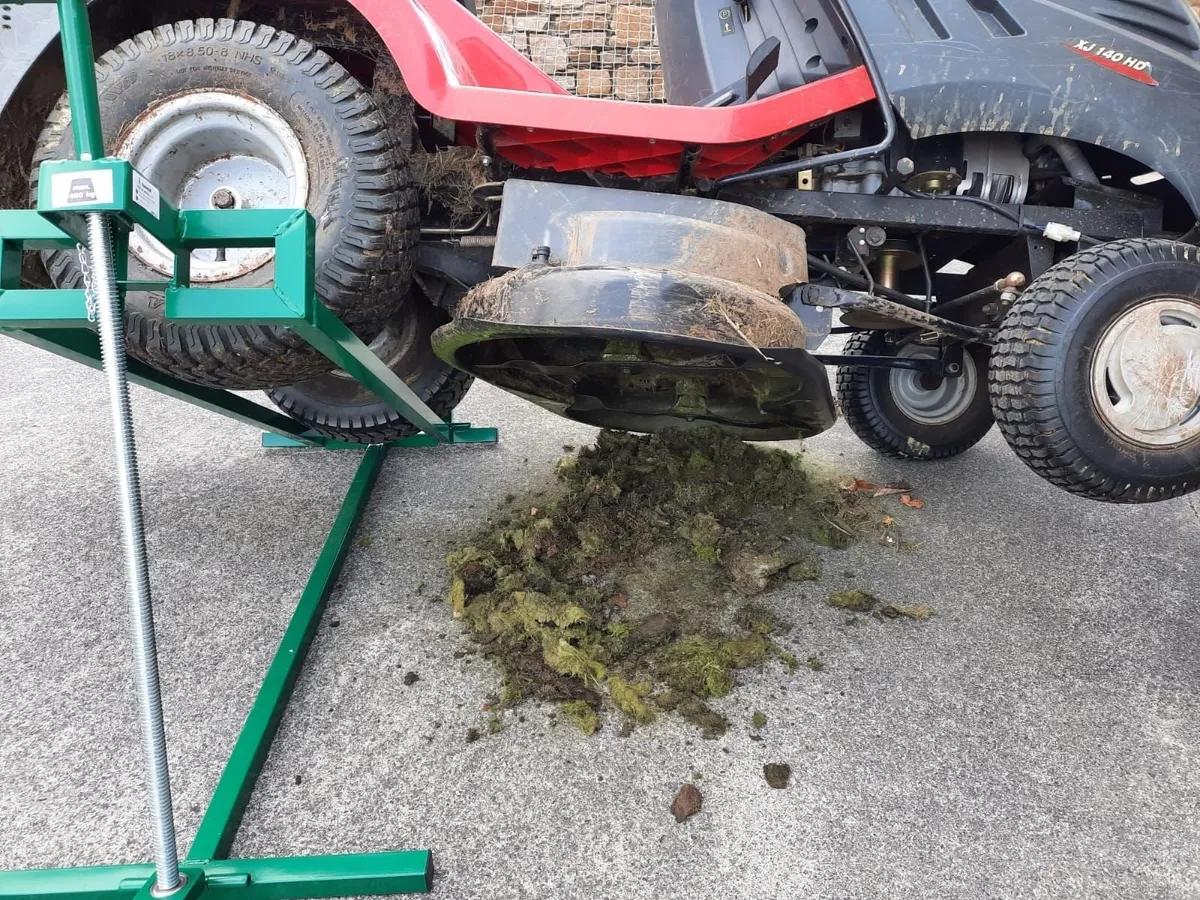 LAWNMOWER LIFTER JACK .. FREE DELIVERY - Image 1