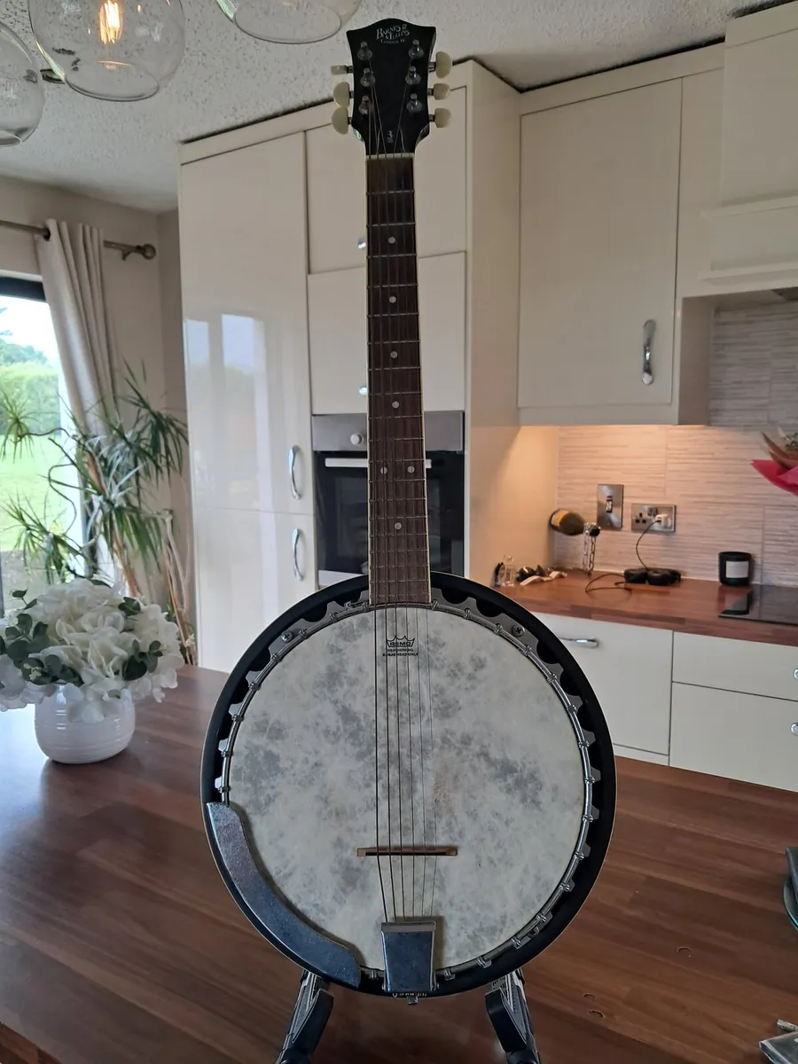 6 string banjo - Image 1