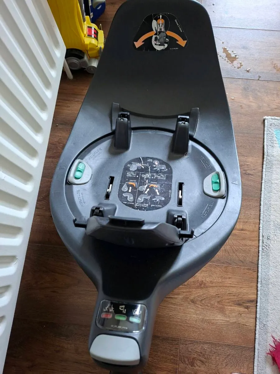 Uppa baby travel system + cybex car seat/base - Image 2