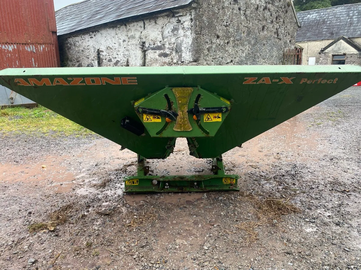 Fertilizer Spreaders - Image 2