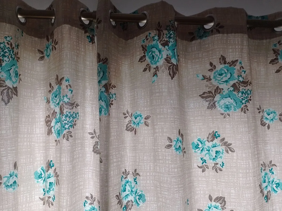 PAIR OF EYELET LINED CURTAINS. 66 x 72 inches. - Image 3