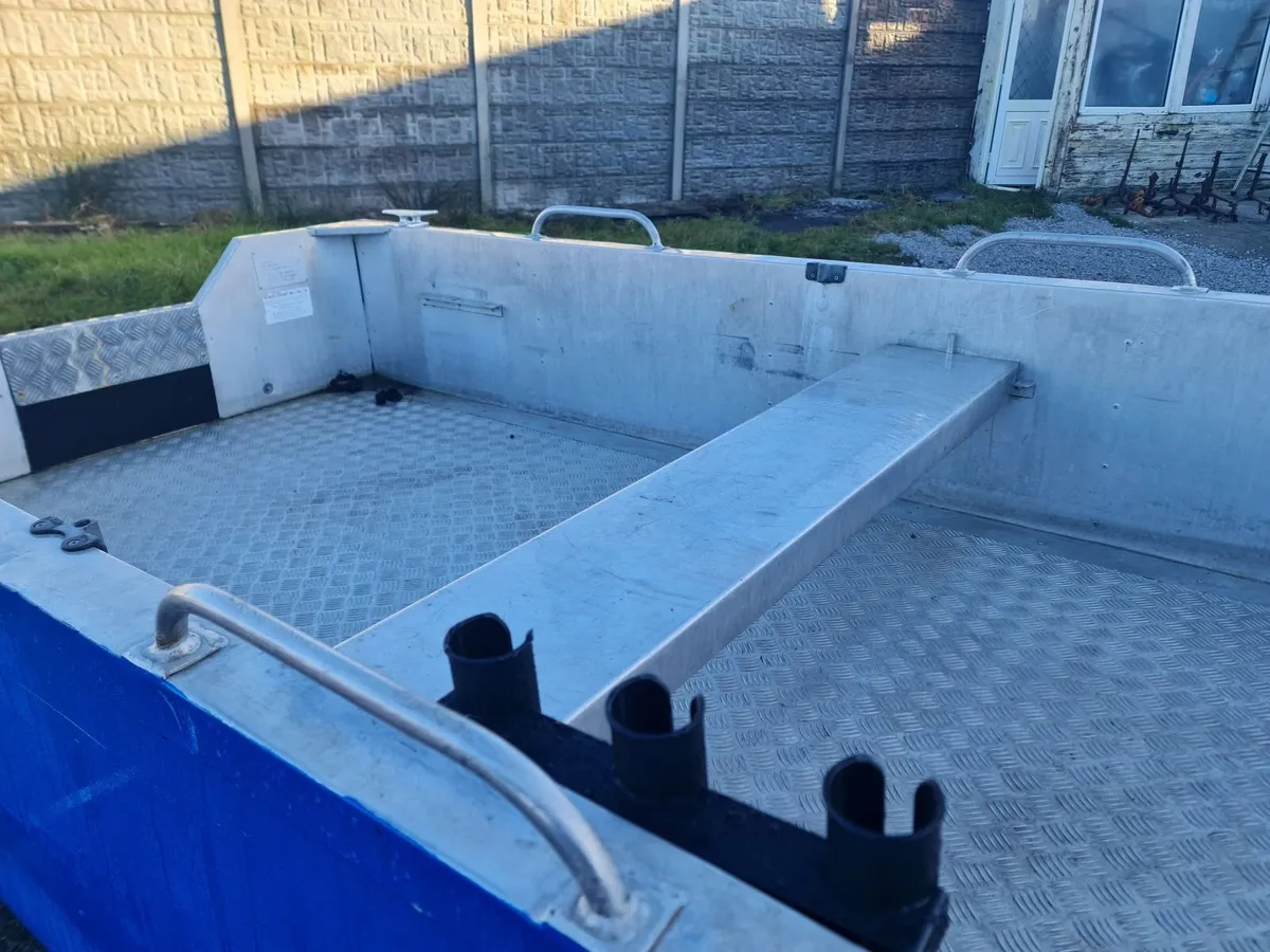 RARE ALUMINIUM RAMP BOAT WITH TRAILER - Image 4