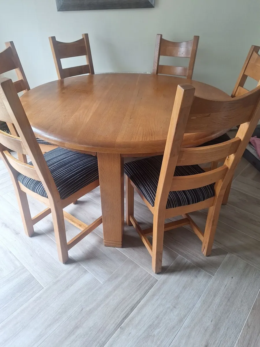 Table and Chairs - Image 1