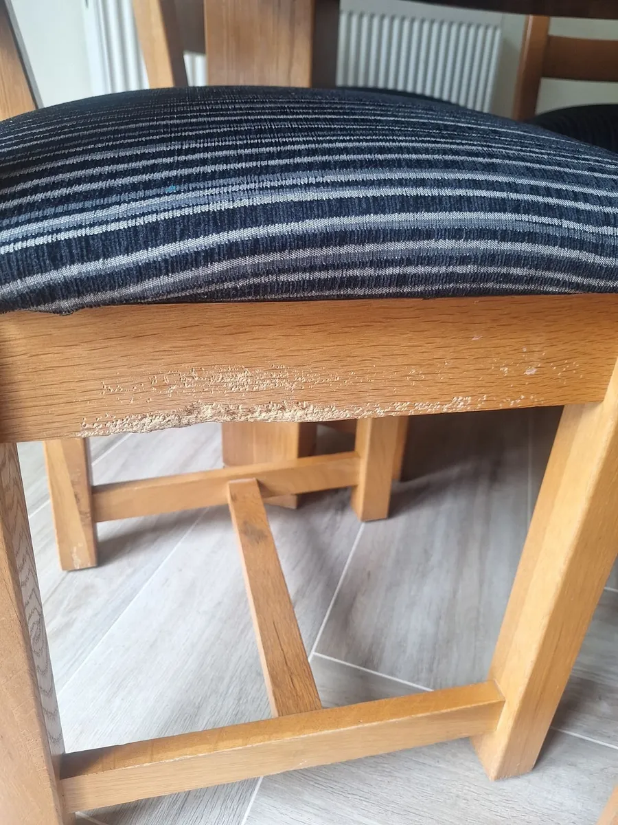 Table and Chairs - Image 4