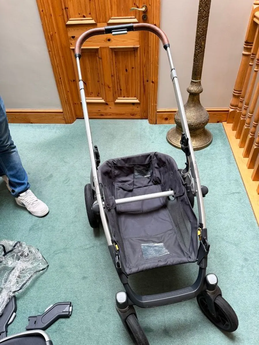 UPPAbaby Vista V1 Complete Double Bundle – Immacul - Image 2