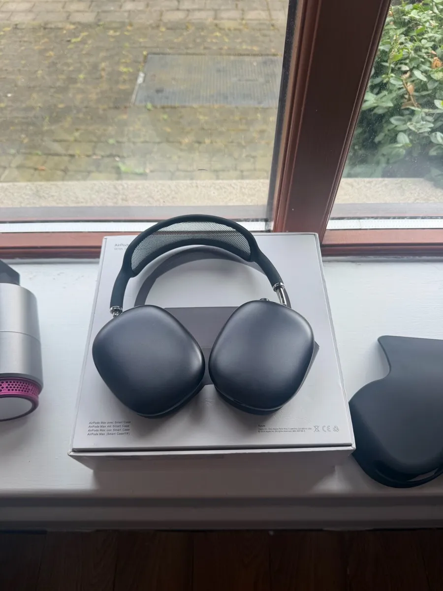 AirPods Max - Image 1