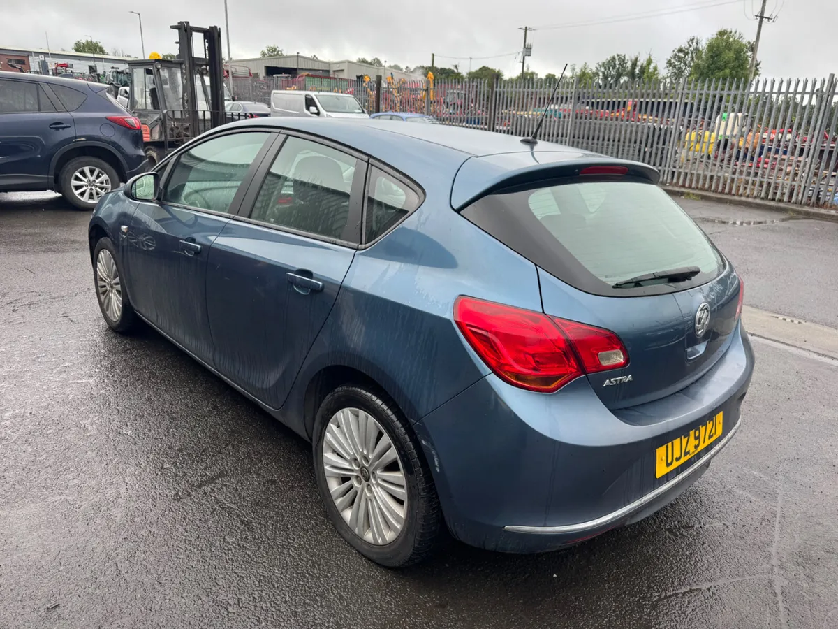 2013 VAUXHALL ASTRA 1.4L BREAKING / PARTS - Image 3