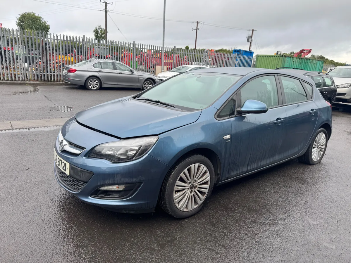 2013 VAUXHALL ASTRA 1.4L BREAKING / PARTS - Image 2