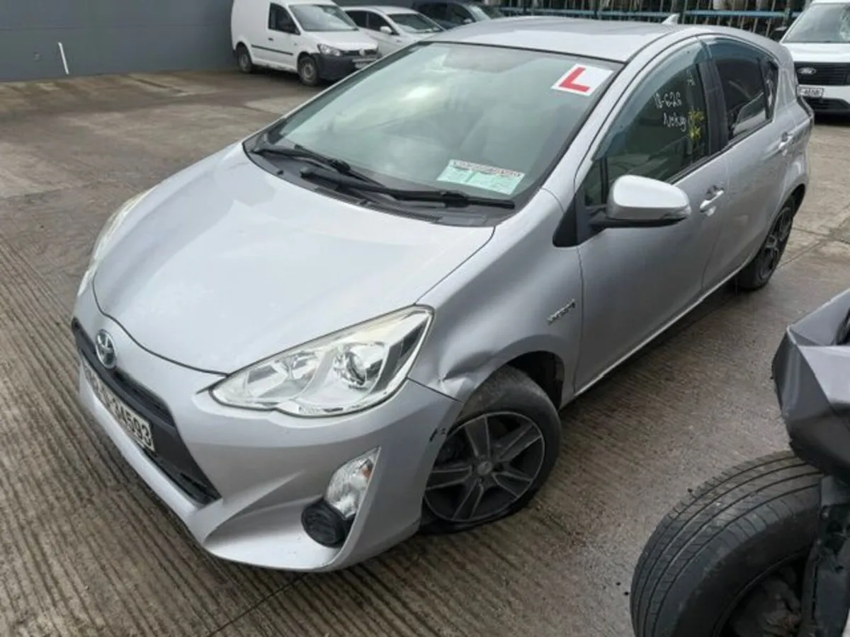 2016 TOYOTA AQUA - Image 1