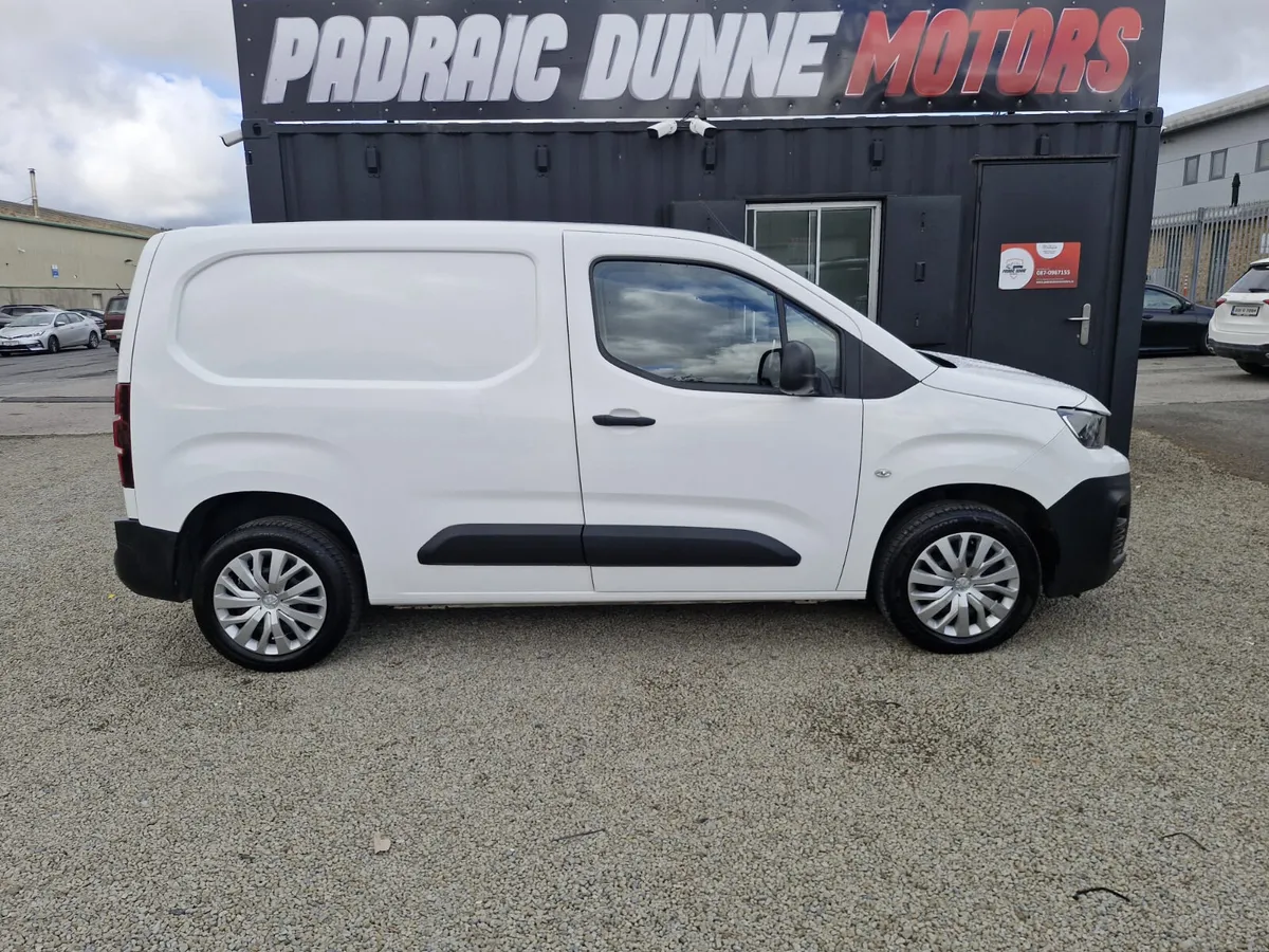 221 Peugeot Partner High Spec - Image 3