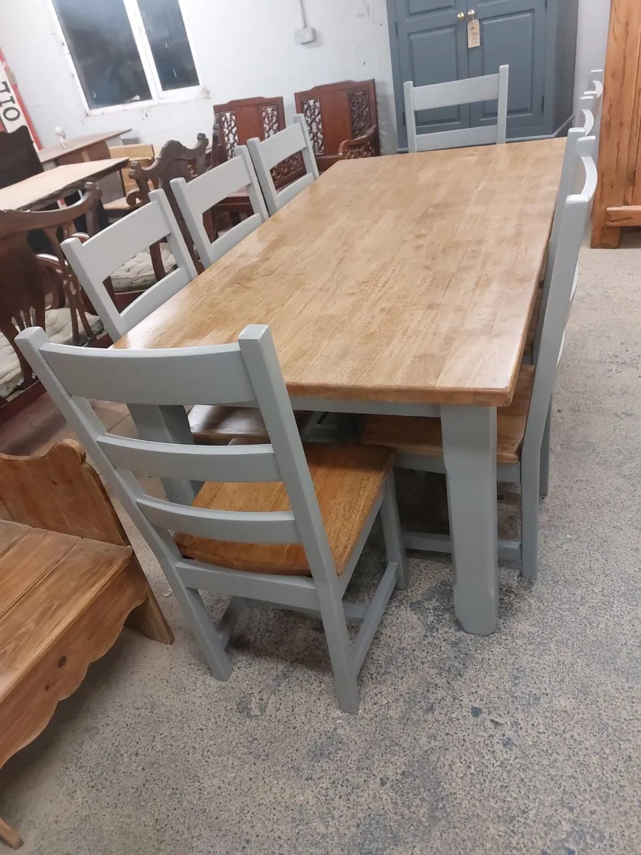 Solid oak table, 8 oak ladder back chairs - Image 4