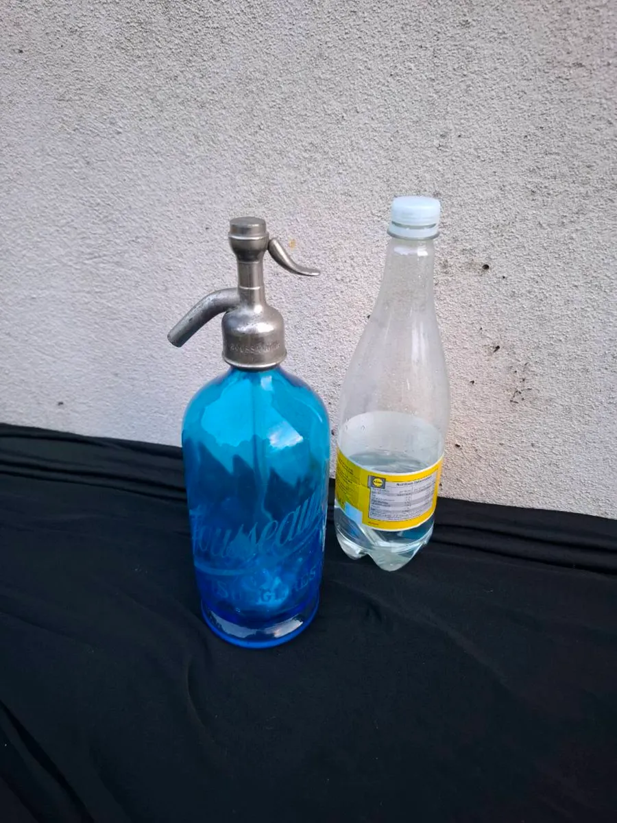 Vintage french siphon bottle postage possible - Image 1