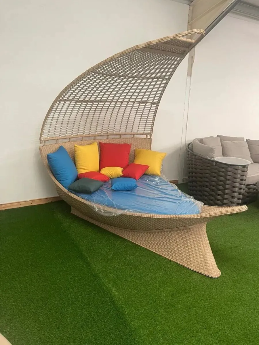 Garden furniture outlet, lounger daybed, brand new - Image 1
