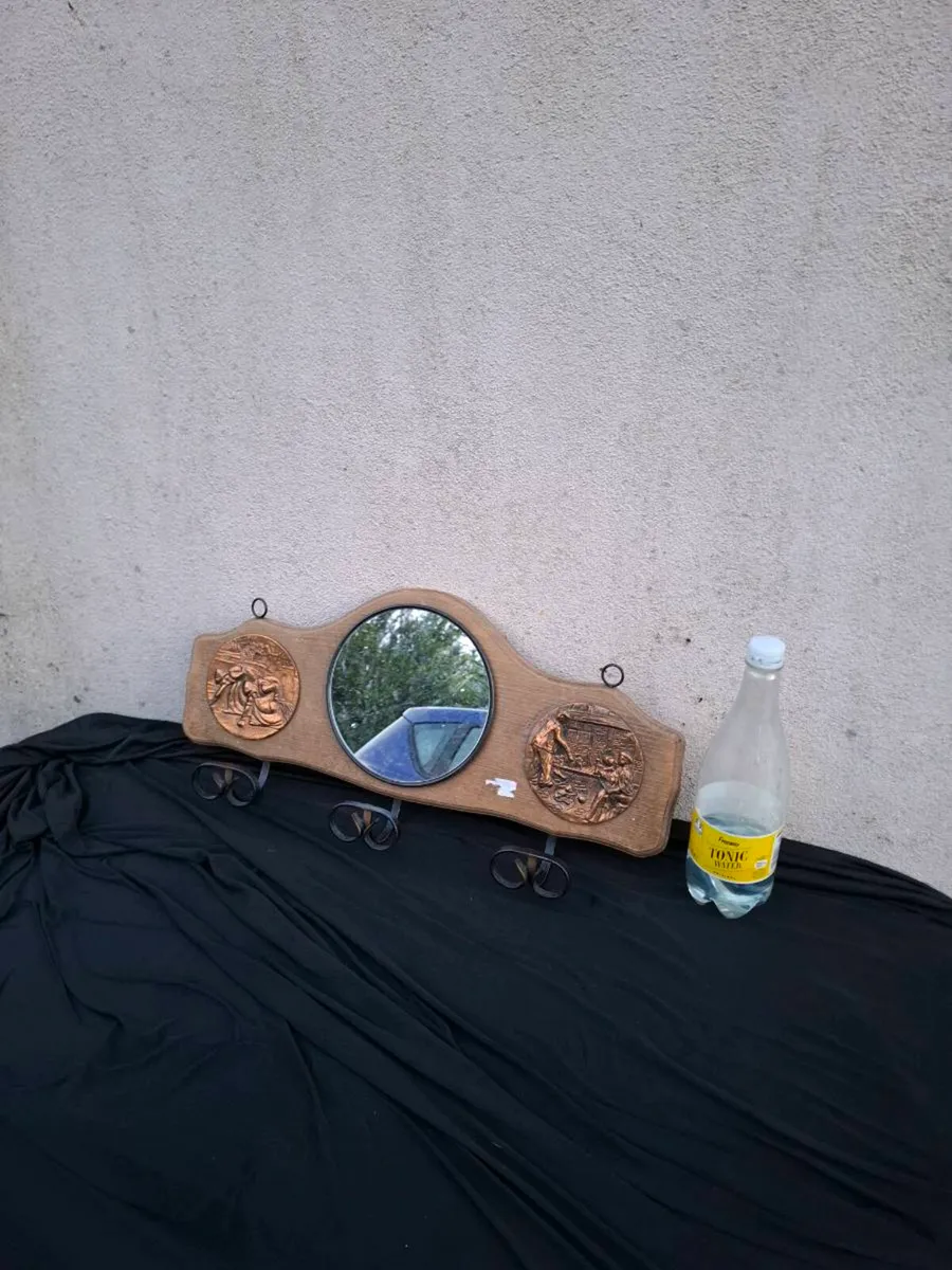Coat holder mirror - Image 1
