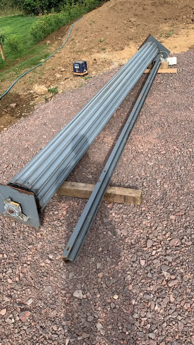 Roller door - Image 4