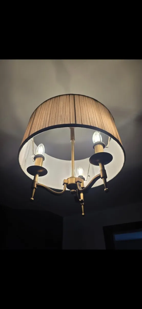 Light fixture - Image 1