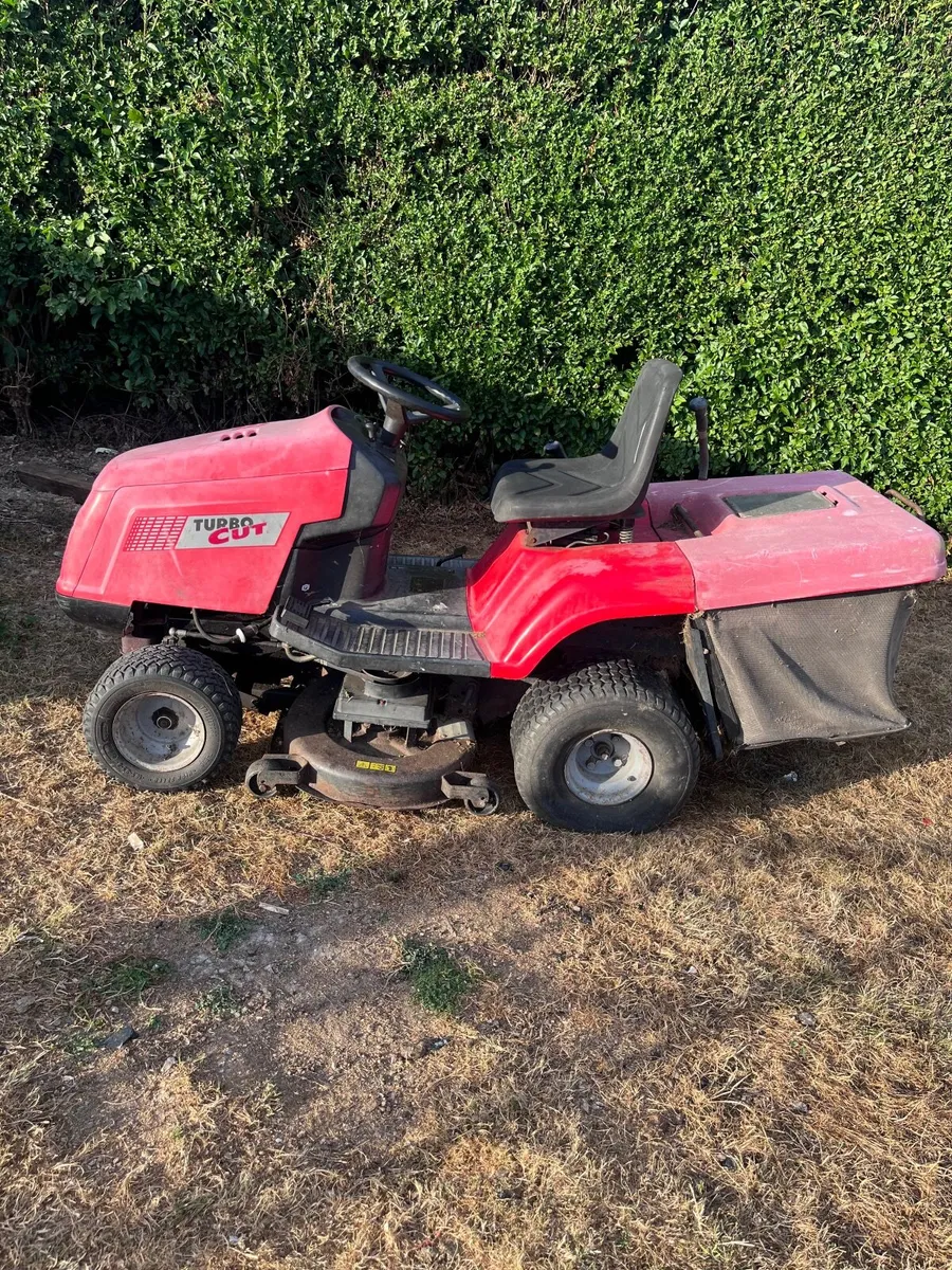 Ride on mower - Image 1