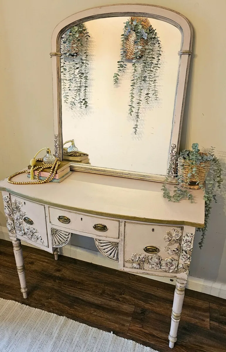 Dressing table with mirror - Image 3
