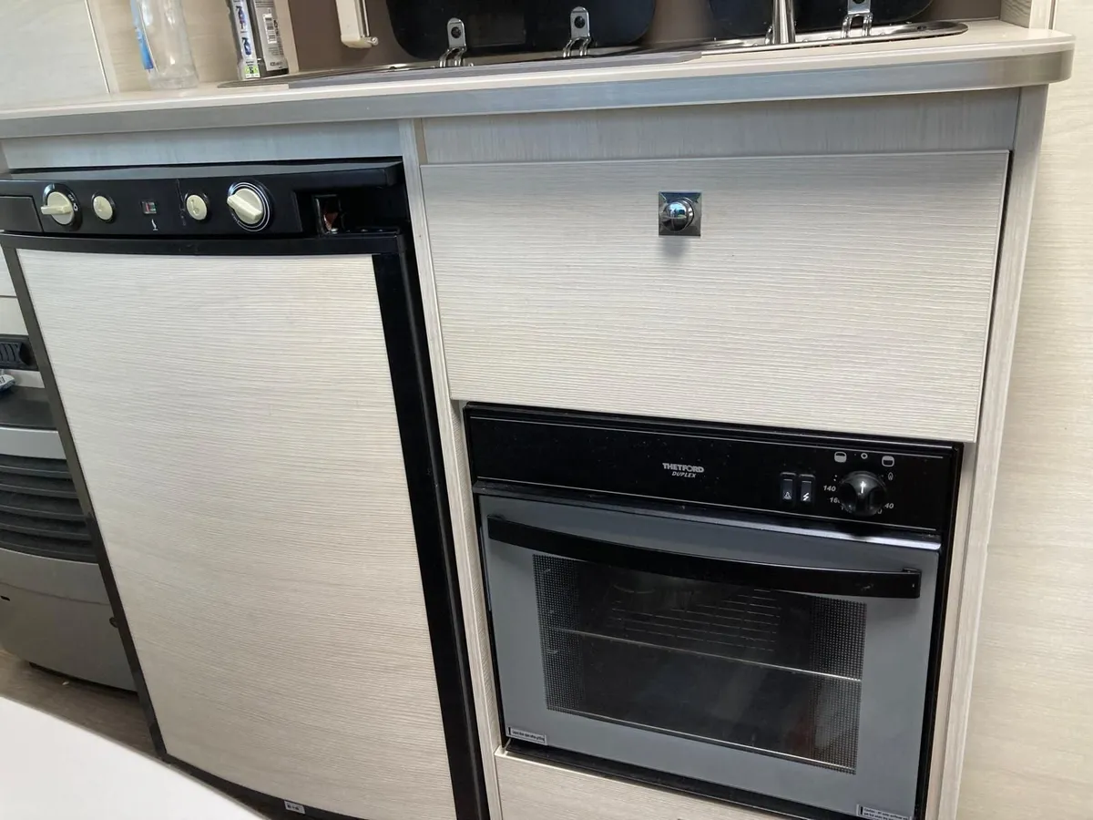 2017 Touring Caravan 6 Berth Family w/Awning - Image 2