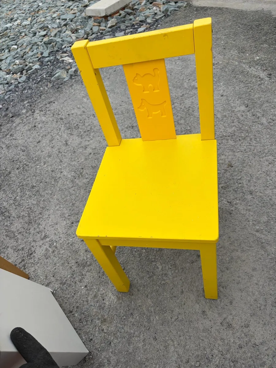 x1 kids chair - Image 3