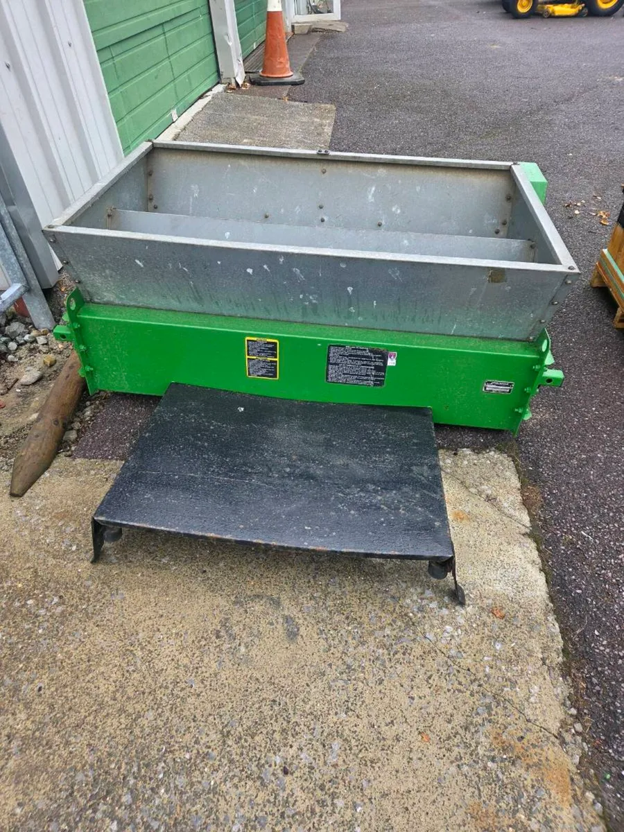 John Deere Top Dresser - Image 2