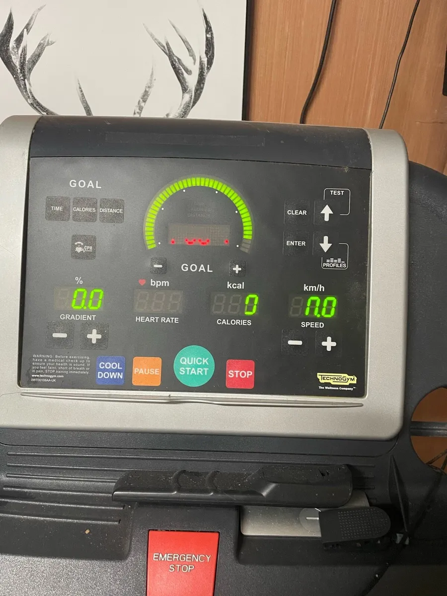 Technogym treadmill- READ ADD - Image 4