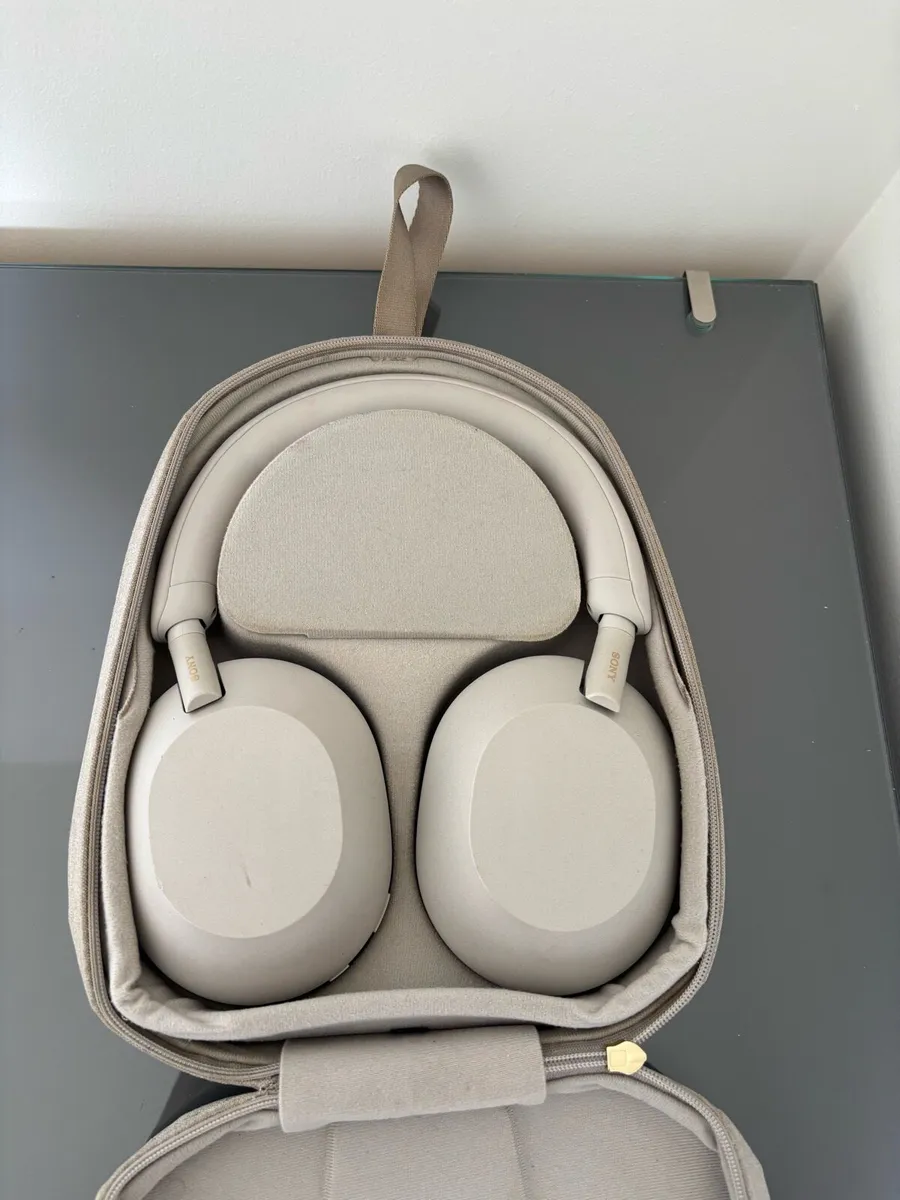 Sony WH-1000XM5 - Image 1