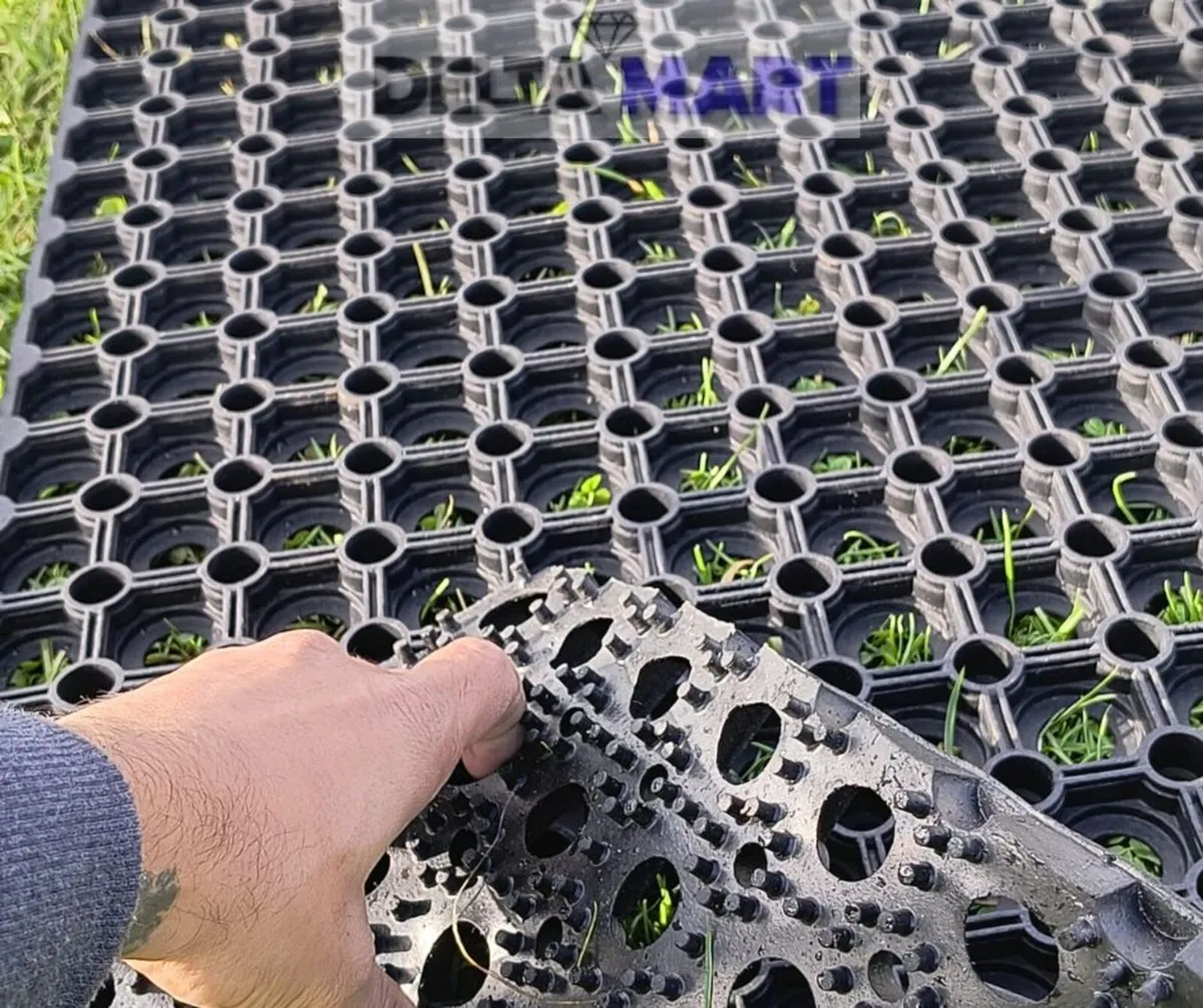 5ft x 3ft 22mm  Grass Rubber Mat - Image 4