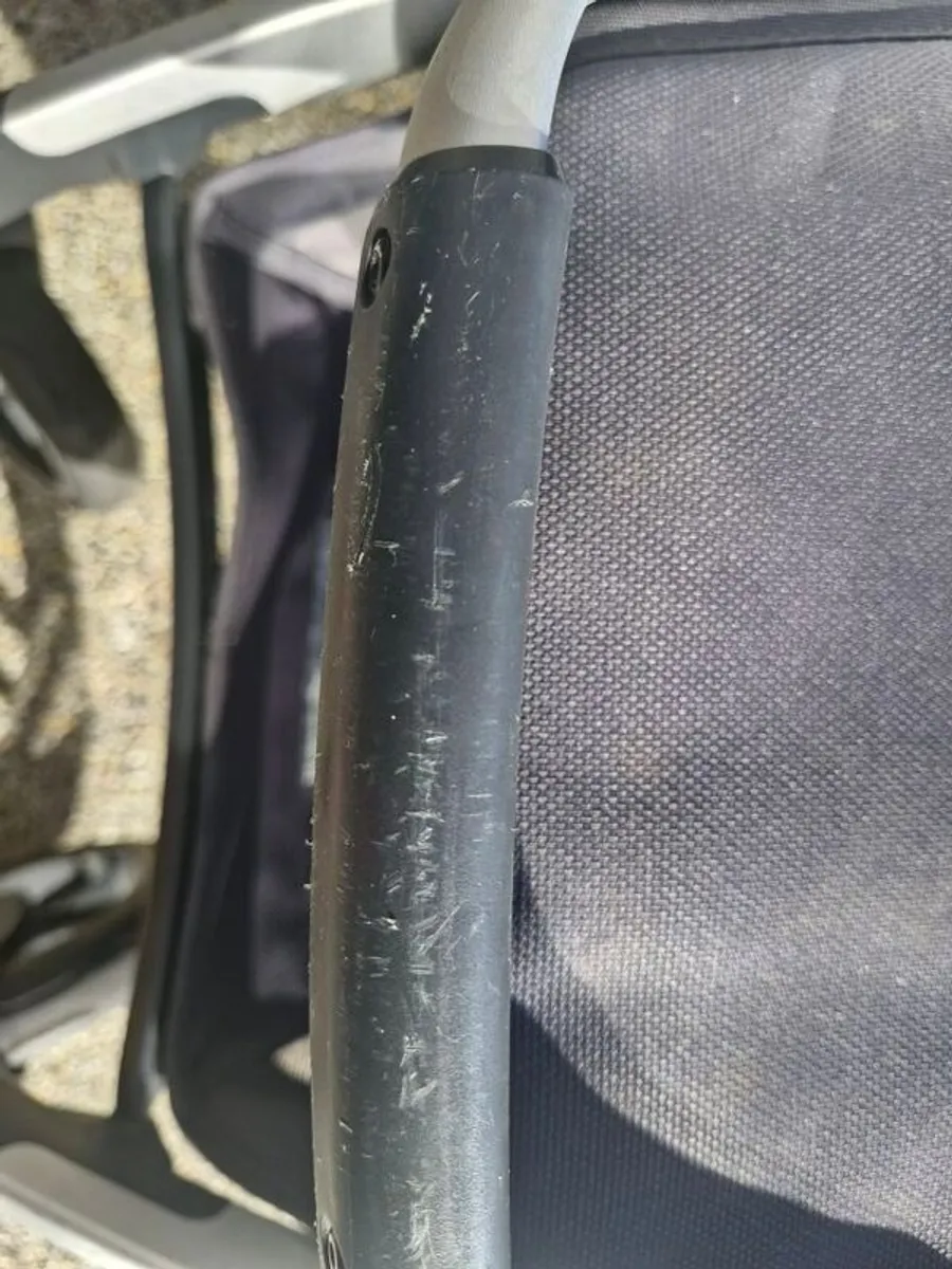 Uppababy vista 2 pushchair and Bassinet (cot bundle possible) - Image 4