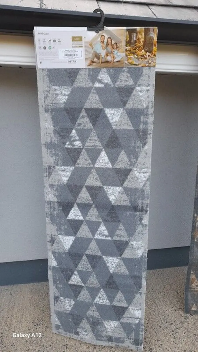 Brand New....Astra Rugs..PRICE DROP - Image 3