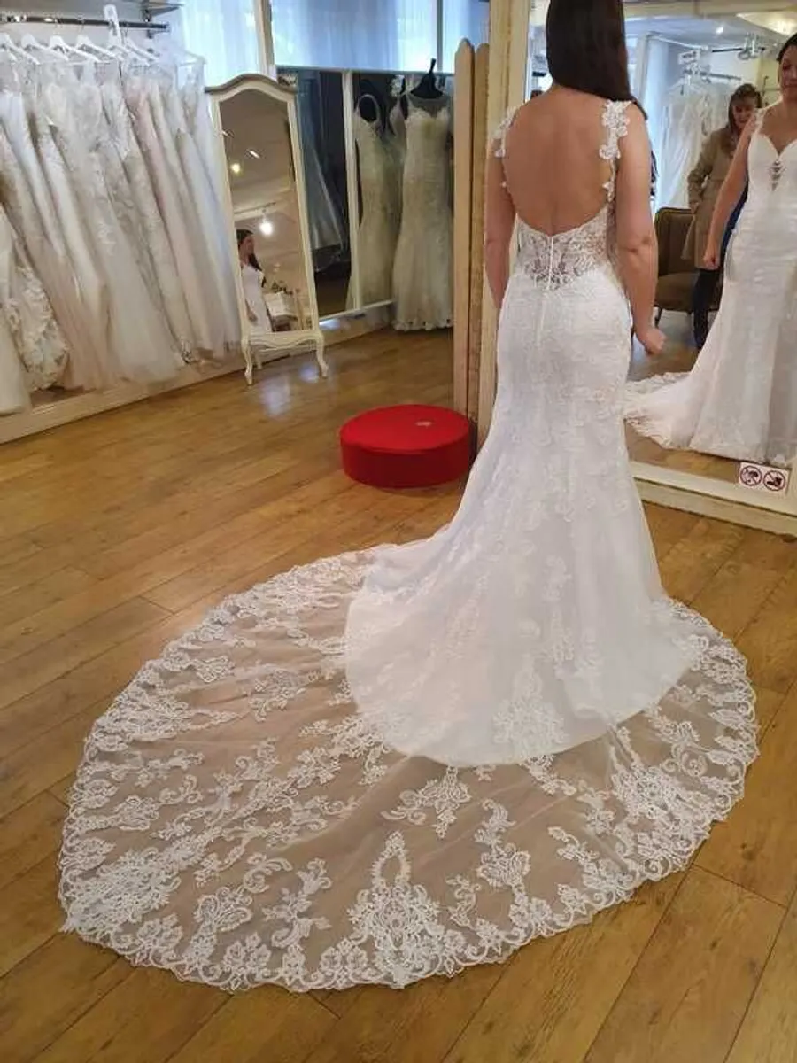 Wedding dress for sale - Image 1