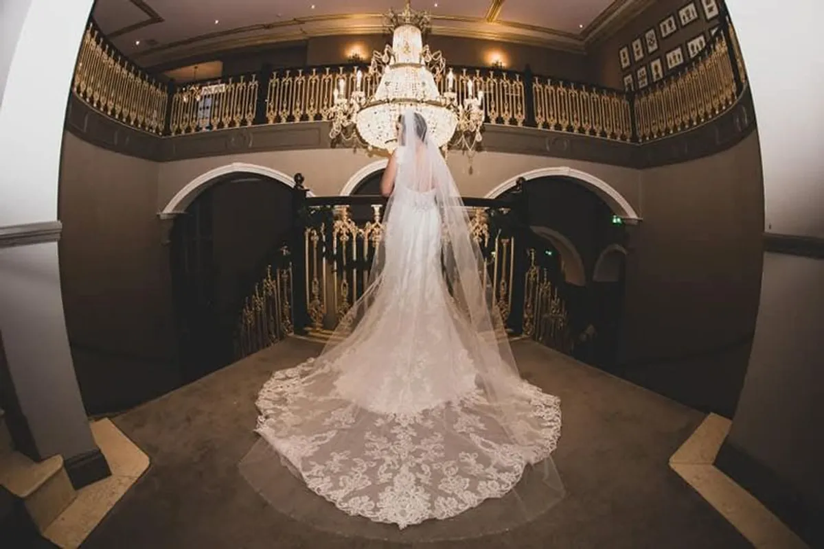 Wedding dress for sale - Image 2
