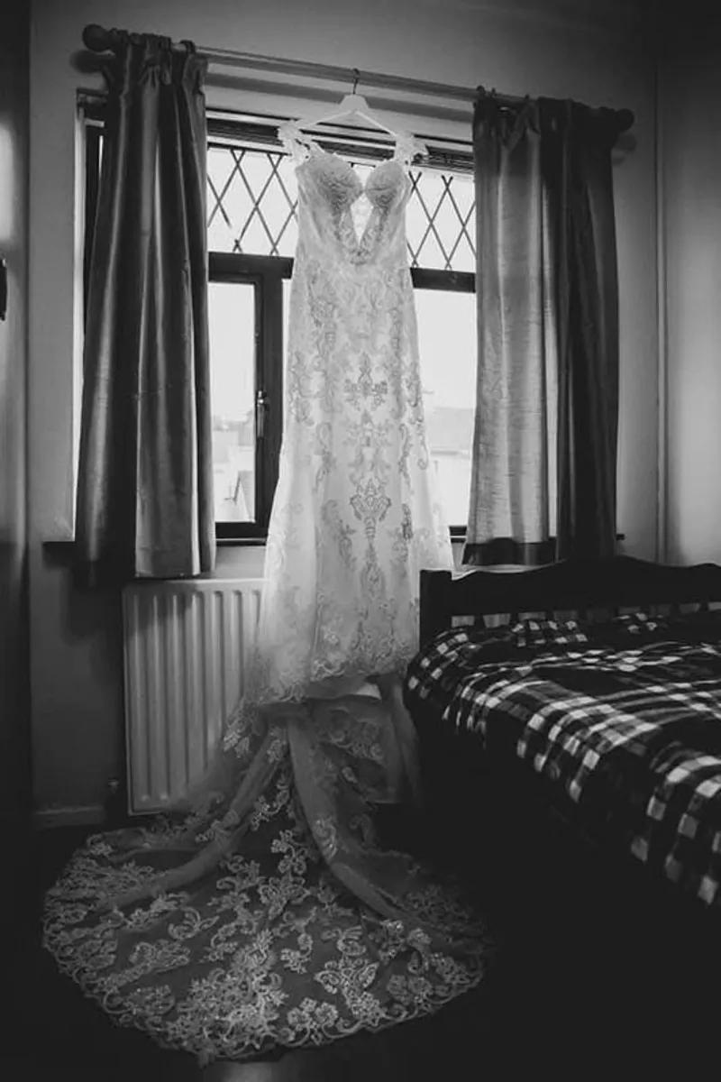 Wedding dress for sale - Image 3