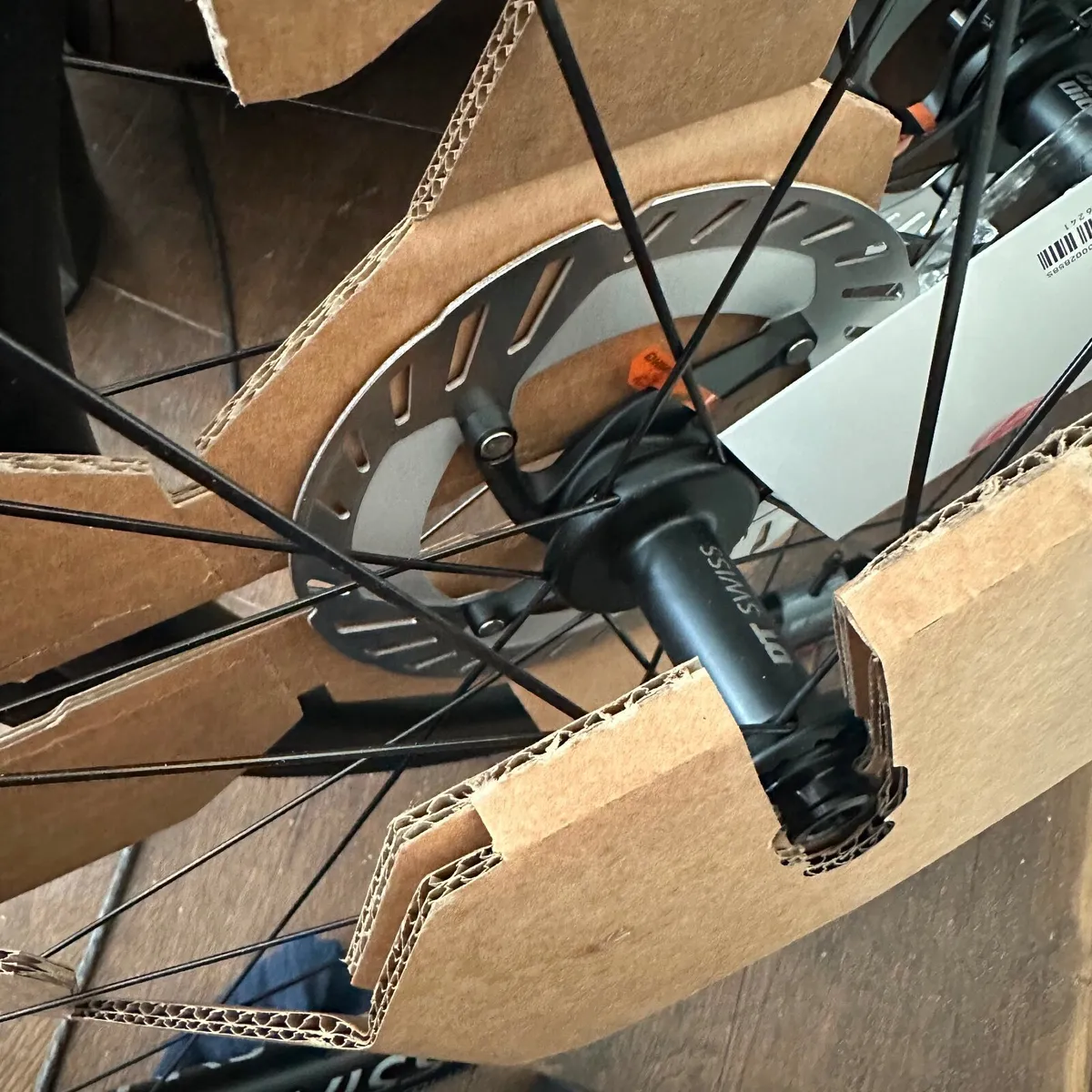 DT Swiss ERC 1600 dicut 35 Wheelset c/w Extras - Image 4