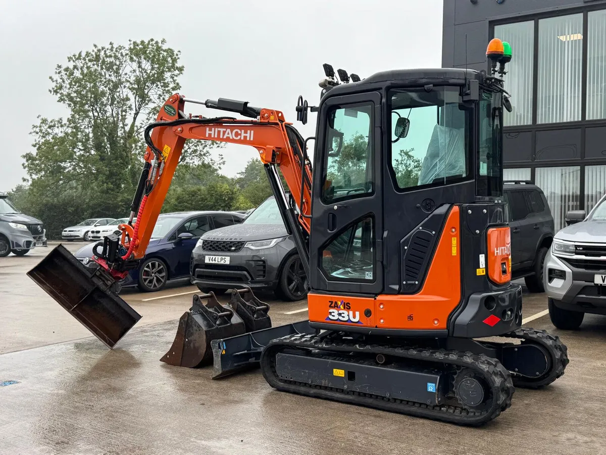 HITACHI ZX33U-6 CLR WITH ROTOTILT AND GRIPPER DEMO - Image 2
