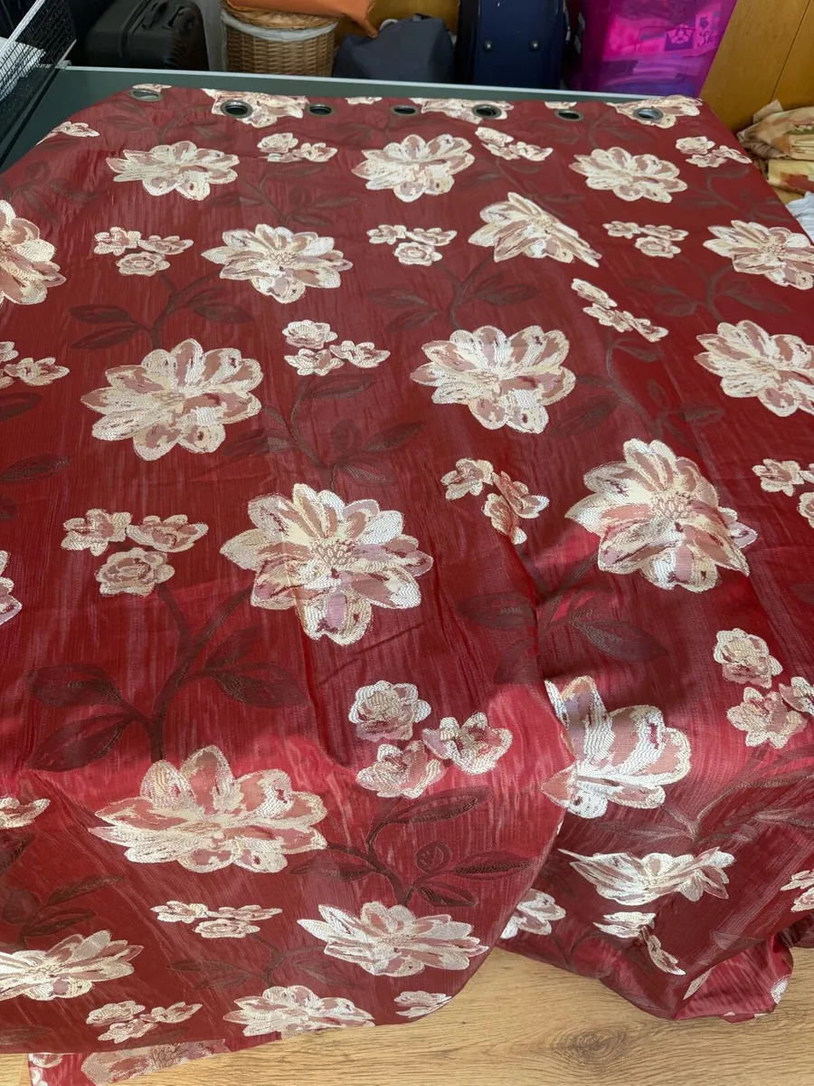 Curtains - Image 3