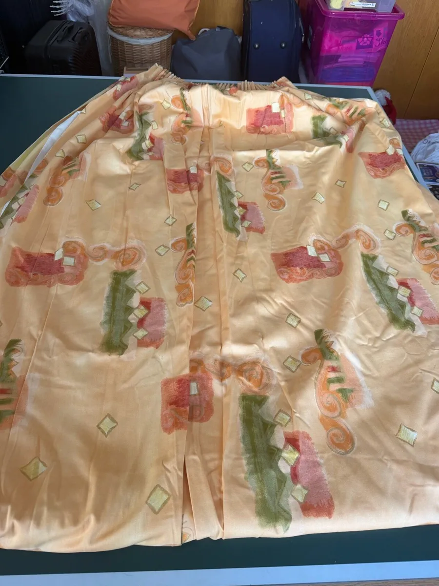 Curtains - Image 4