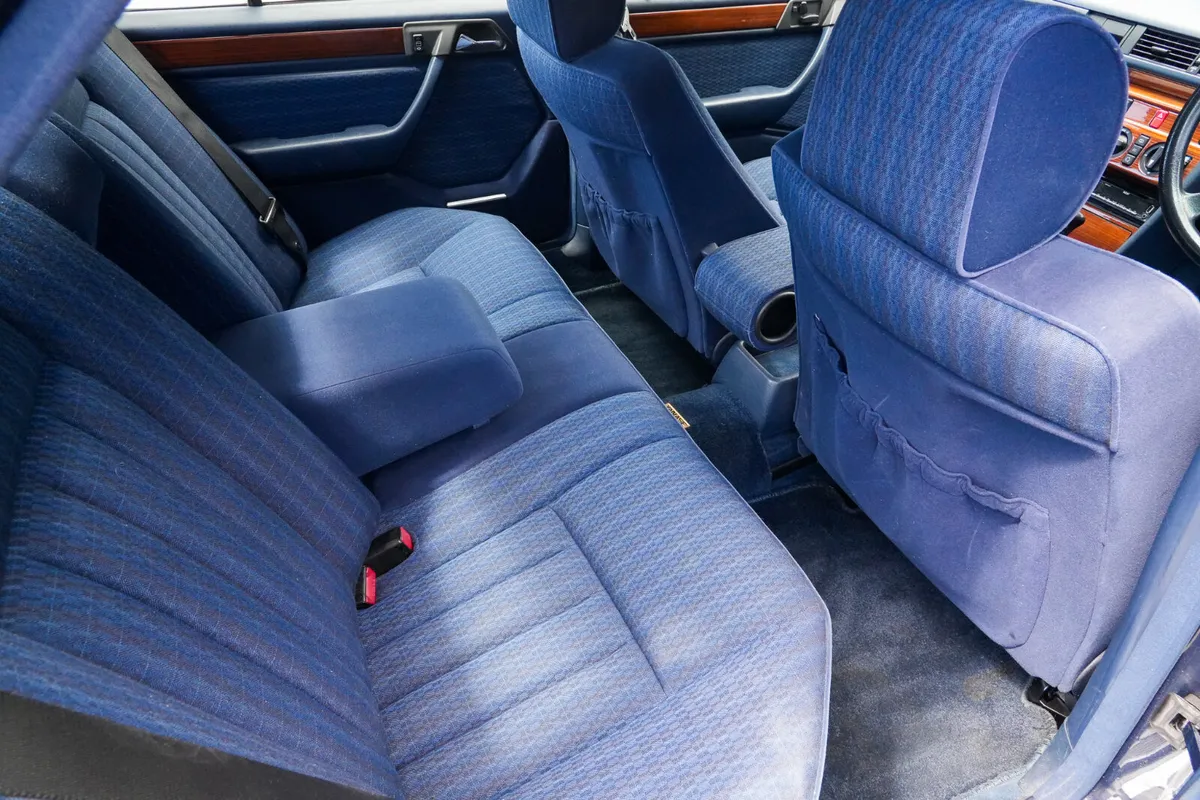 1991 Mercedes-Benz E-Class 300E 3.0 Petrol Auto - Image 4