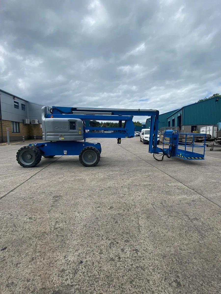 2014 GENIE Z60 - 34 66FT DIESEL ARTIC BOOM LIFT - Image 1