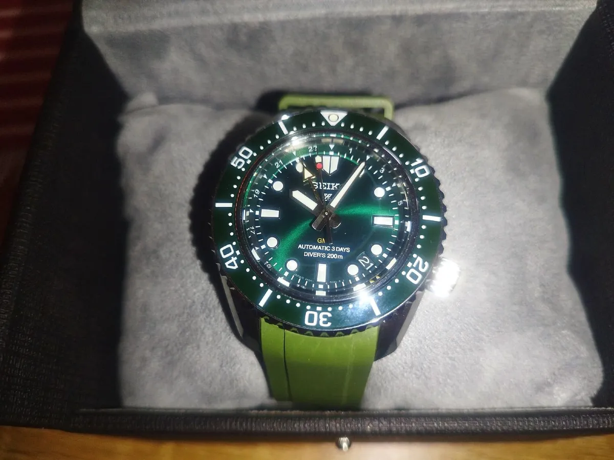 Seiko Prospex "Marine Green" GMT - Image 2