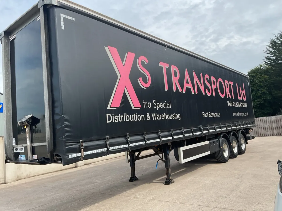 2022 MONTRACON Tri Axle Curtainsider - Image 1