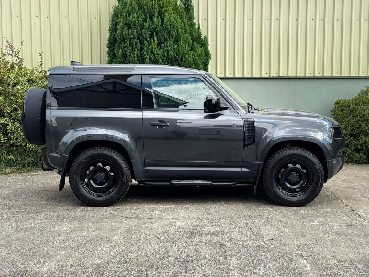 Land Rover Defender 2023, No Brexit Fees - Image 4