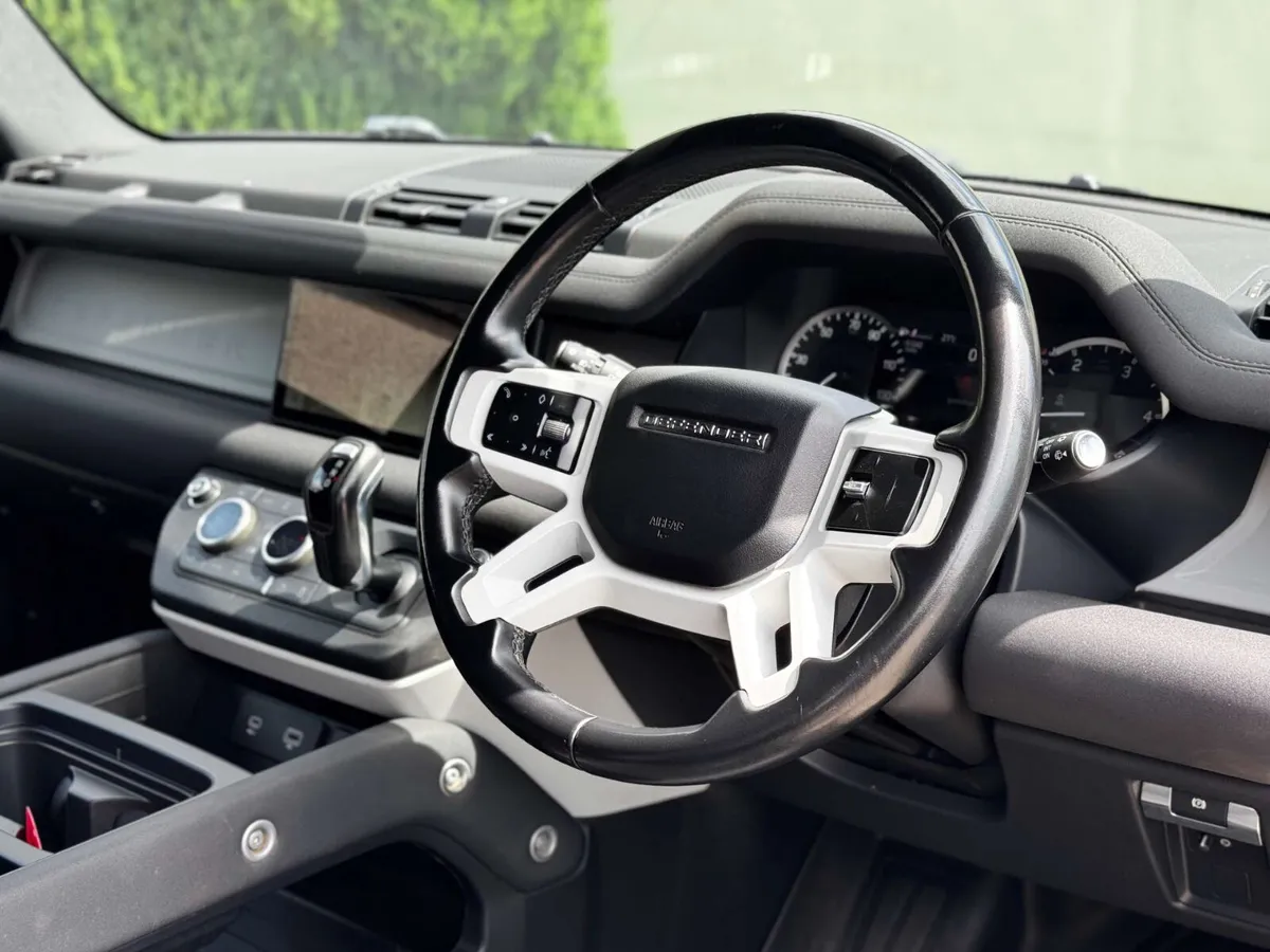 Land Rover Defender 2023, No Brexit Fees - Image 3