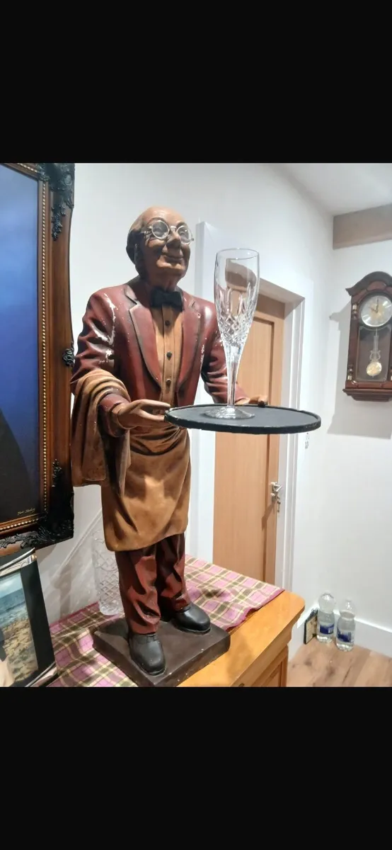 Replica Bar Man - Image 1
