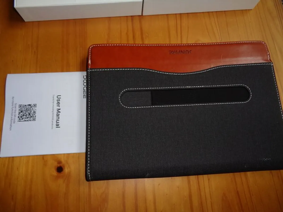 DooGee 11" Android 16 Tablet and Case - Image 2