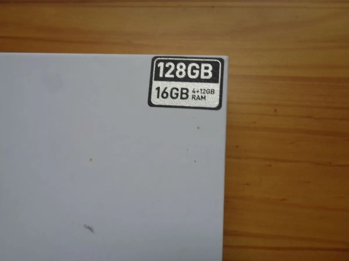 DooGee 11" Android 16 Tablet and Case - Image 3