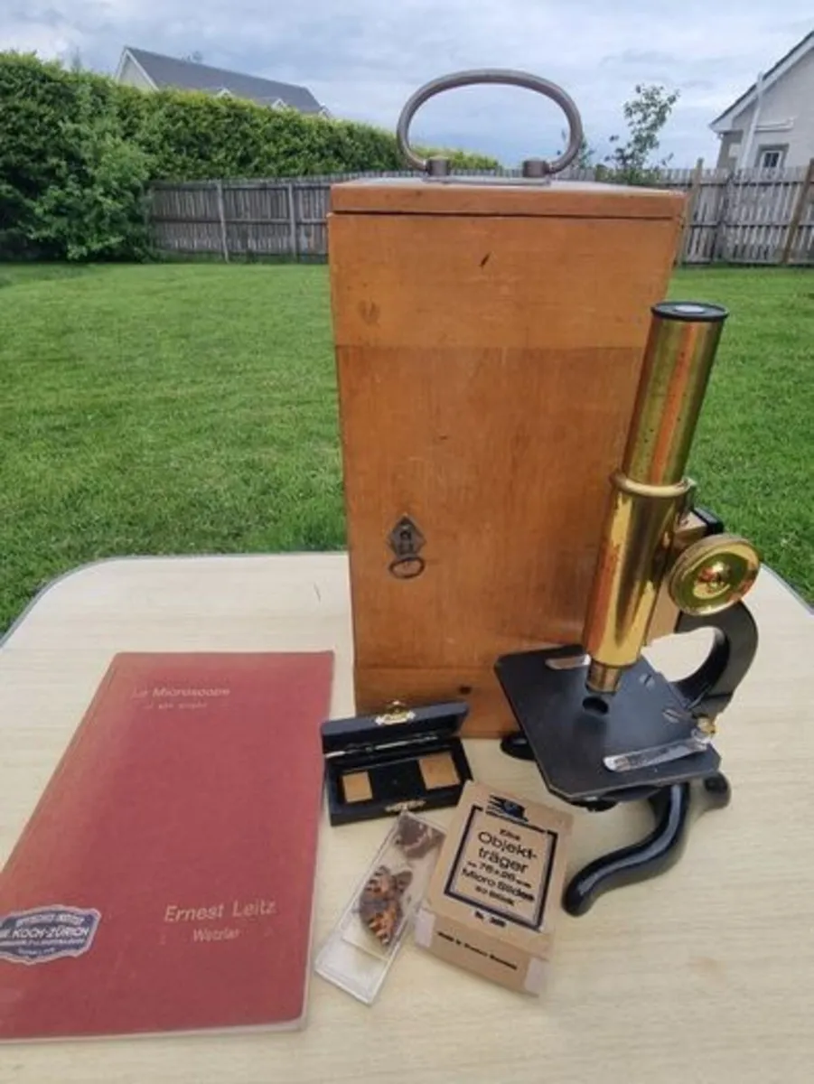 Leitz microscope - Image 1