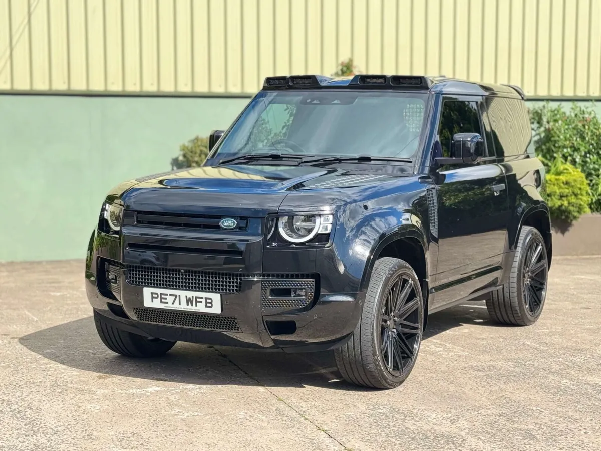 Land Rover Defender 2021, 3 Seats, No Brexit Fees - Image 4